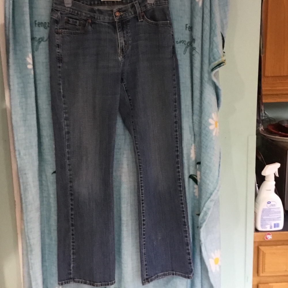 Levi's Women's Bootcut Jeans in Medium Blue Wash